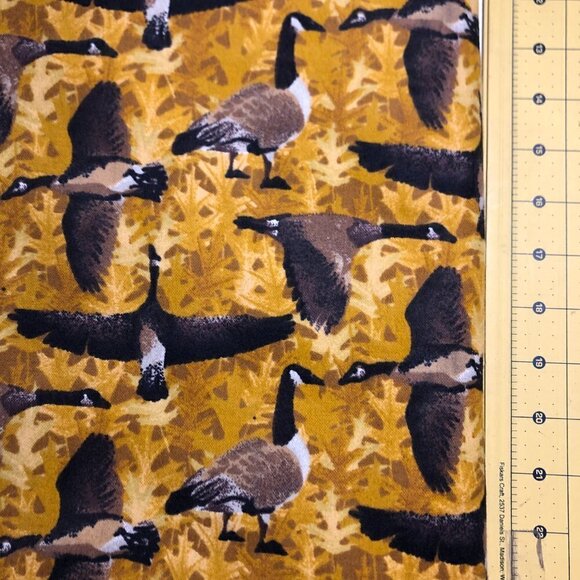 Flannel Fabric - 2 yards Duck Hunting Nature Craft Quilt - Picture 3 of 3